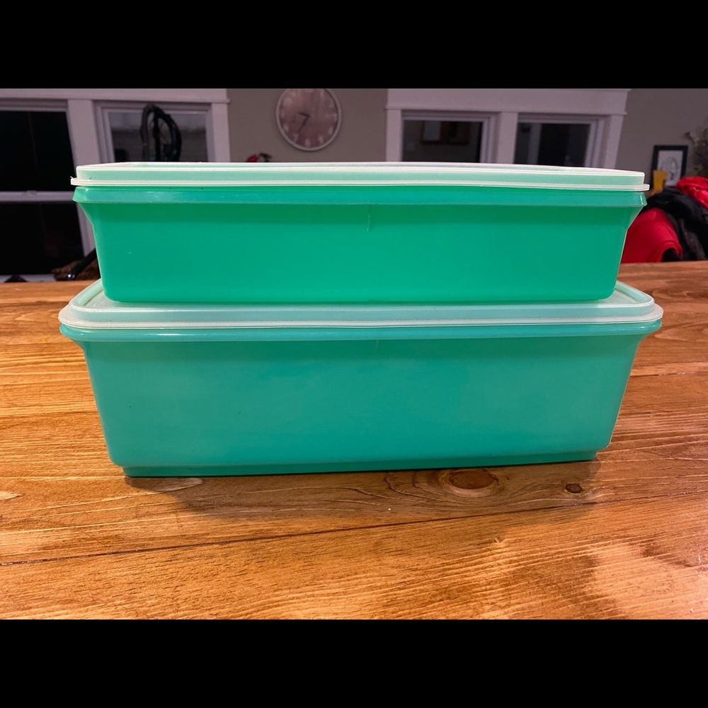 Lot of two vintage Tupperware containers